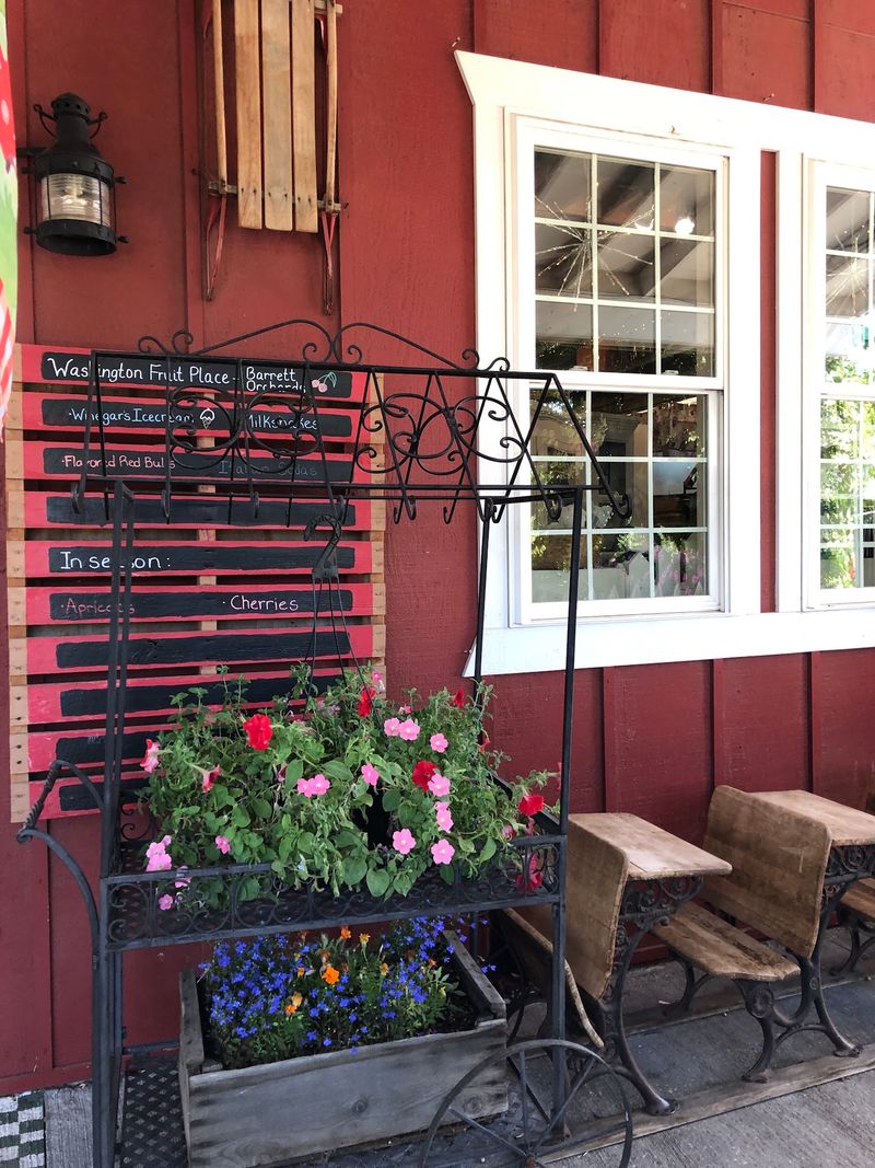 Washington Fruit Place & Gift Barn, Yakima