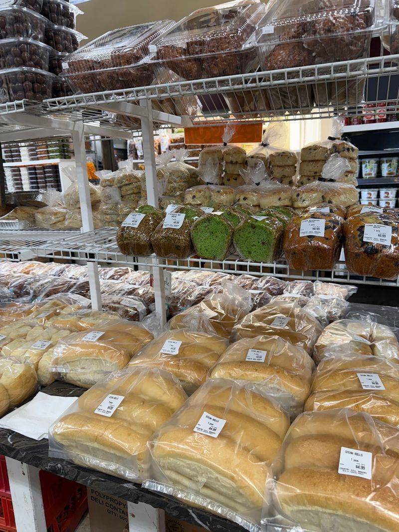 Watching the Bakers Work Their Magic Watching the Bakers Work Their Magic