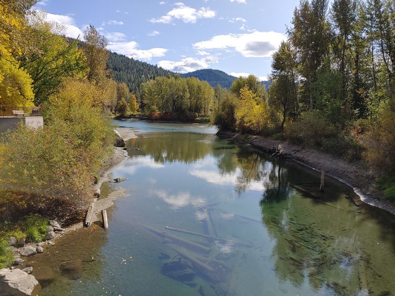 Waterfront Park and the Wenatchee River, Leavenworth, Washington Waterfront Park and the Wenatchee River, Leavenworth, Washington