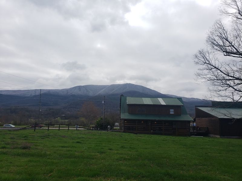 Wears Valley Cabins Between Pigeon Forge And Townsend