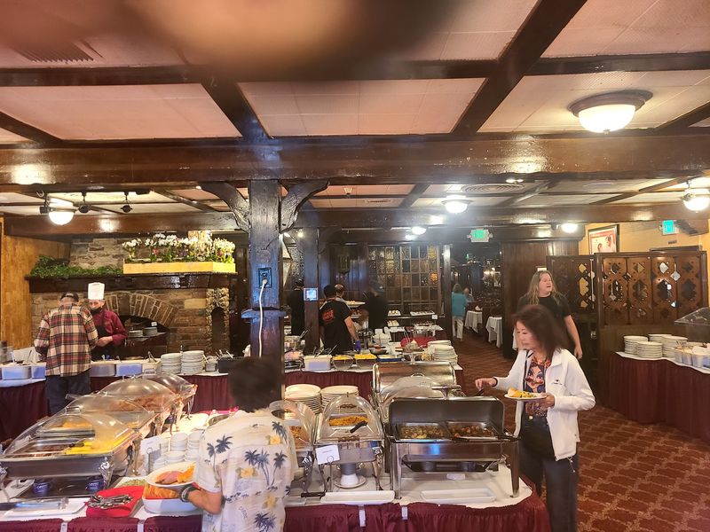 Weekend Brunch And Happy Hour