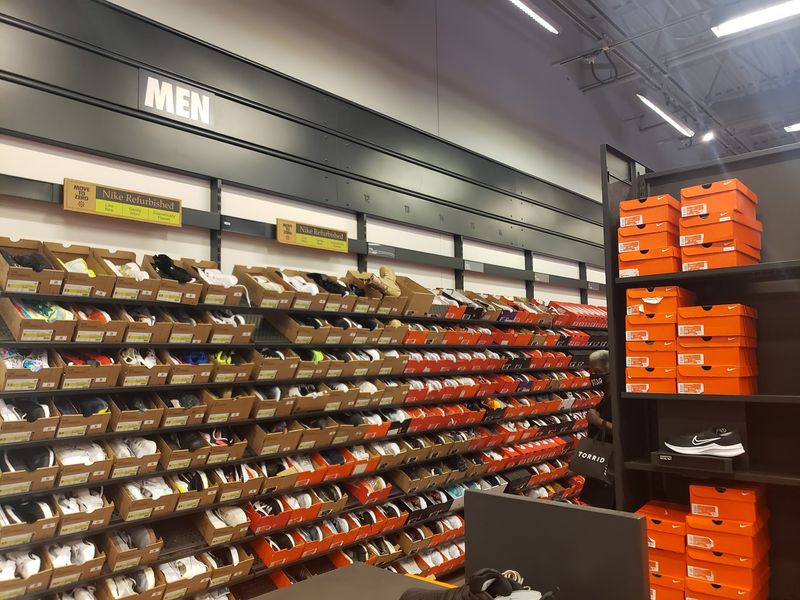 Where Bargain Hunters Gather in Glendale
