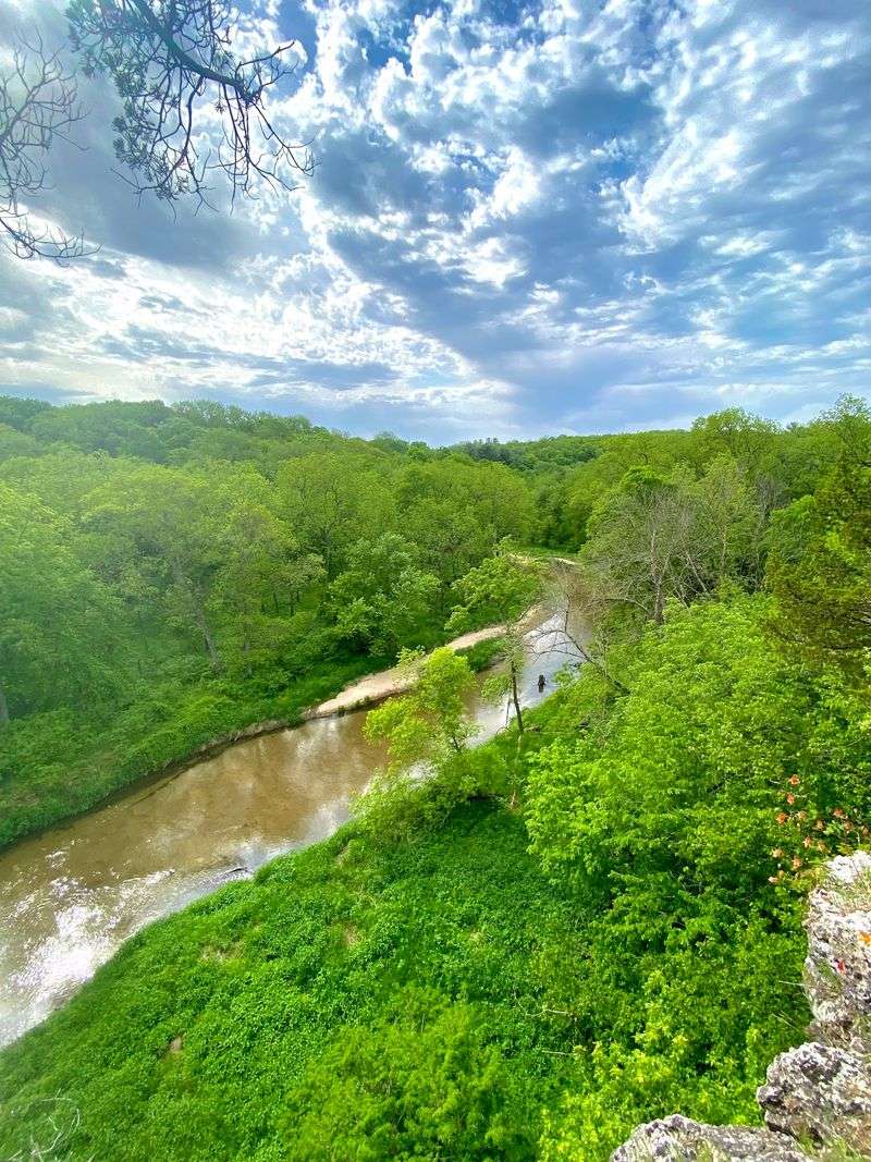 Where Iowa Trades Cornfields for Cliffs