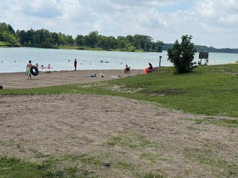 Where This Lakeside Retreat Sits