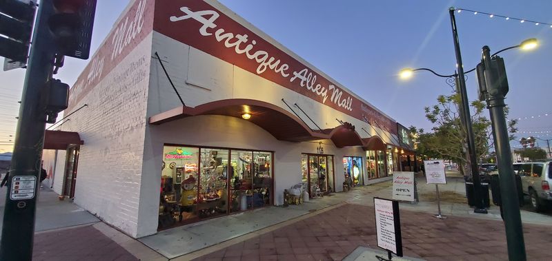 Where To Find This Downtown Landmark Where To Find This Downtown Landmark