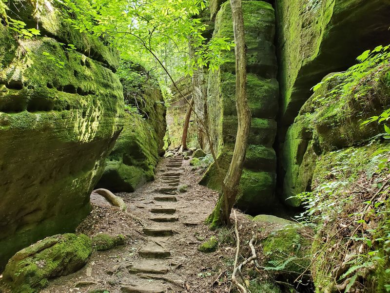 Where To Find This Hidden Canyon