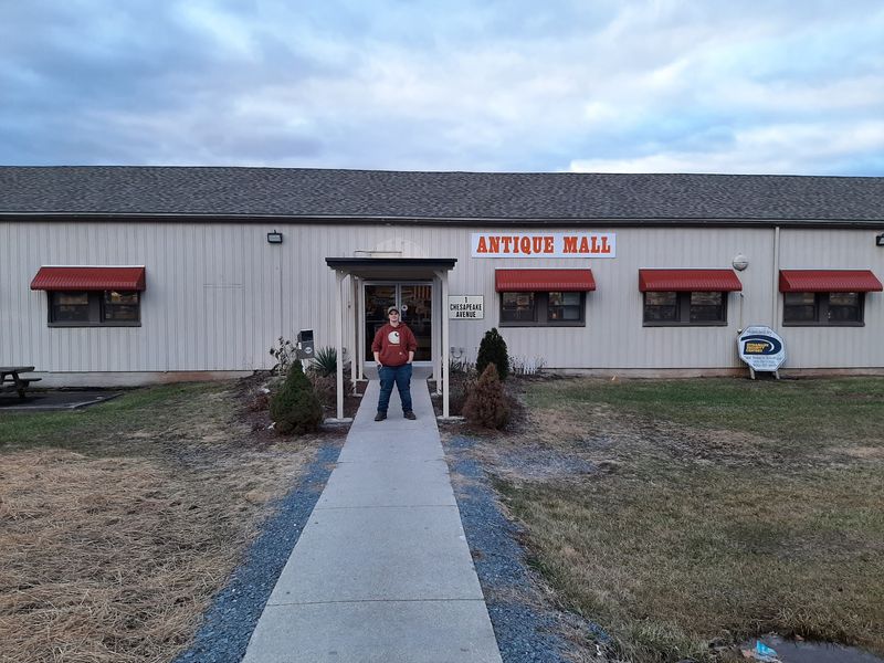 Where To Find This Treasure-Packed Building Where To Find This Treasure-Packed Building