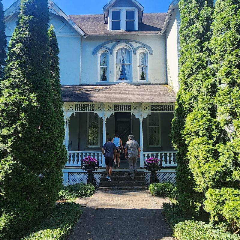 Where To Find This Victorian Retreat Where To Find This Victorian Retreat