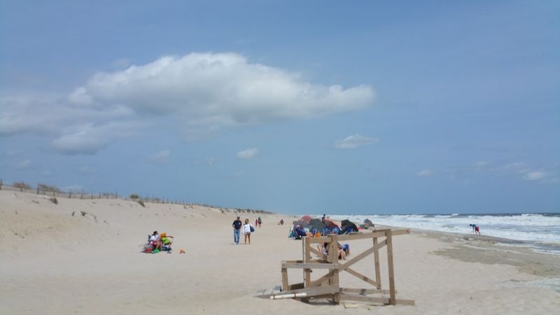 White Sand Beaches Built For Slowing Down White Sand Beaches Built For Slowing Down