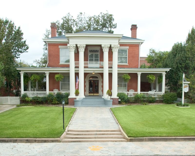 Who Fits Best In This Corner Of Georgia