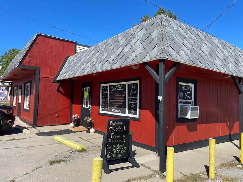Why This Border-Town Cafe Wins Hearts