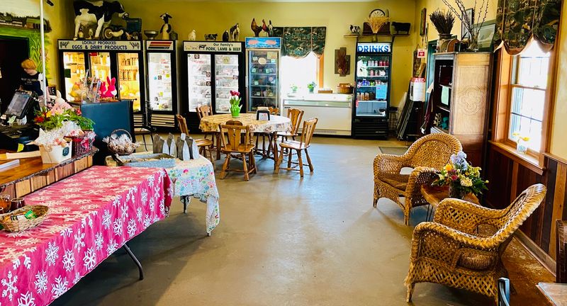 Why This Country Cafe Keeps Its Fans Why This Country Cafe Keeps Its Fans