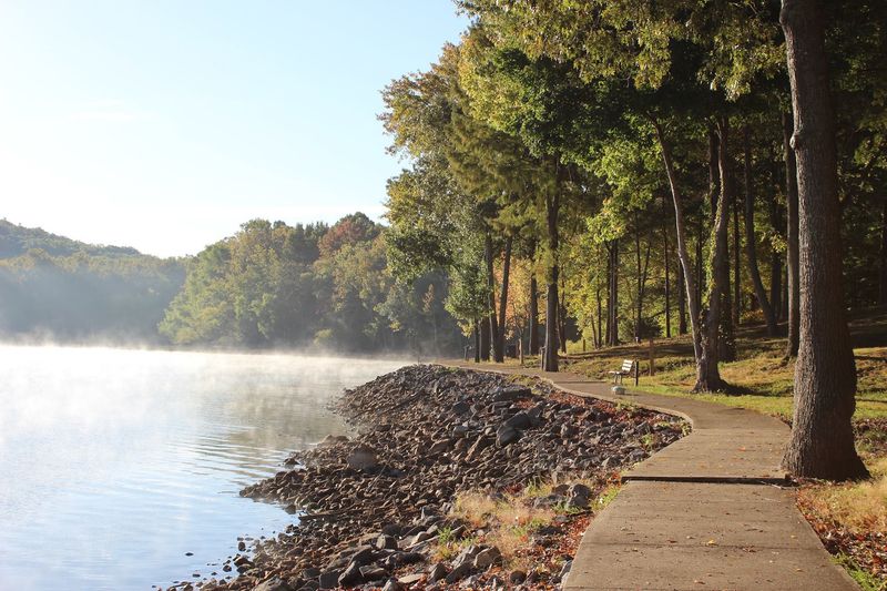 Why This Lakeside Retreat Sticks With You