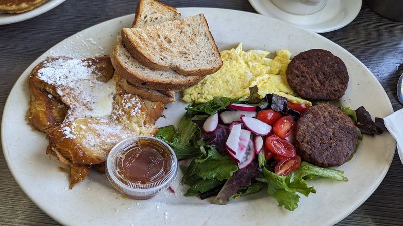 Why This Little Diner Keeps Winning People Over Why This Little Diner Keeps Winning People Over