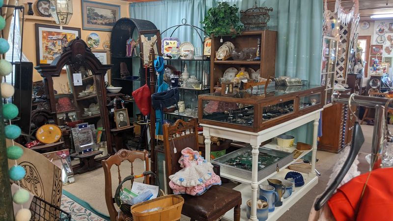 Why This Little Shop Earns the Detour
