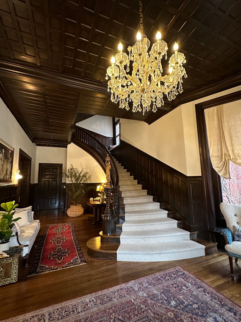 Why This Mansion Keeps Guests Coming Back