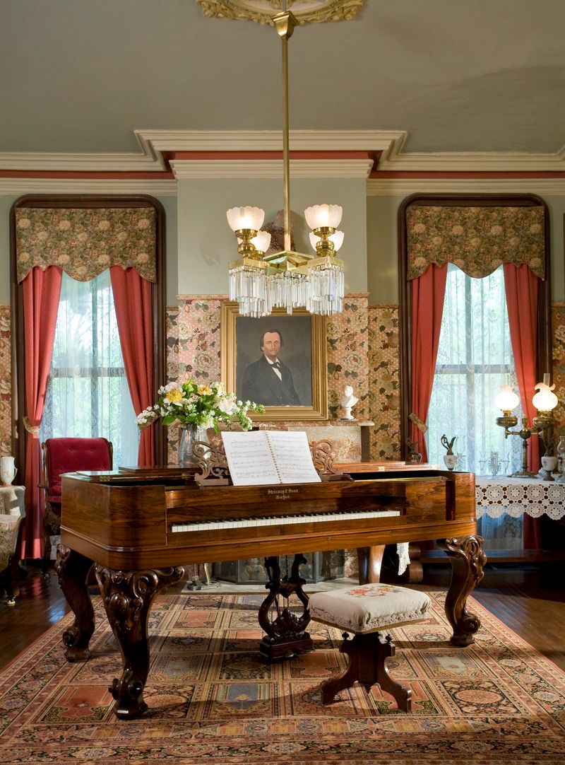 Why This Missouri Mansion Stays With You