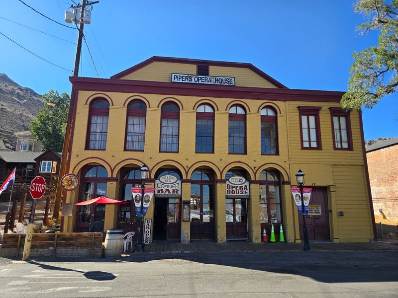 Why This Old Theater Still Wins People Over
