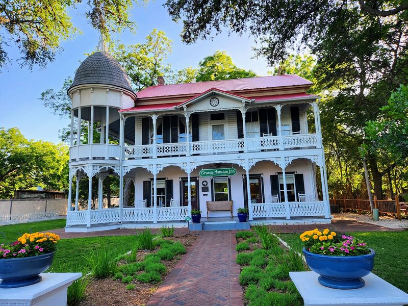Why This Riverside Retreat Stays With You Why This Riverside Retreat Stays With You