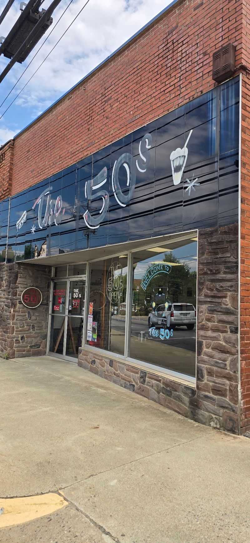 Why This Throwback Diner Wins Hearts Why This Throwback Diner Wins Hearts