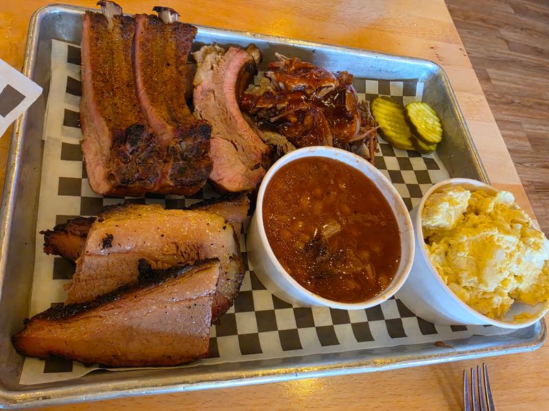 Why the Build-Your-Own Plate Keeps Winning People Over