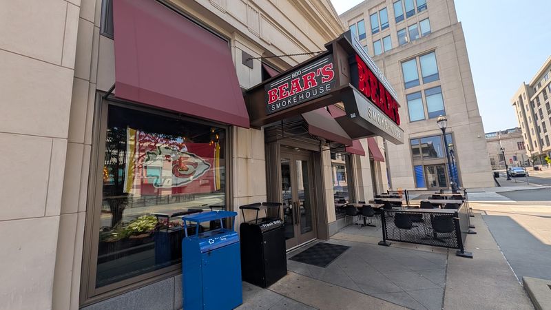 Wood-n-Tap Style Smoke, Bear's Smokehouse Barbecue, Hartford