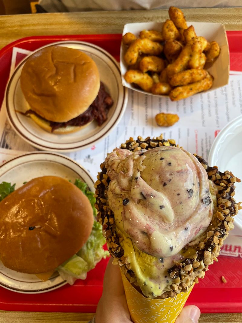 Young's Jersey Dairy, Yellow Springs, Ohio