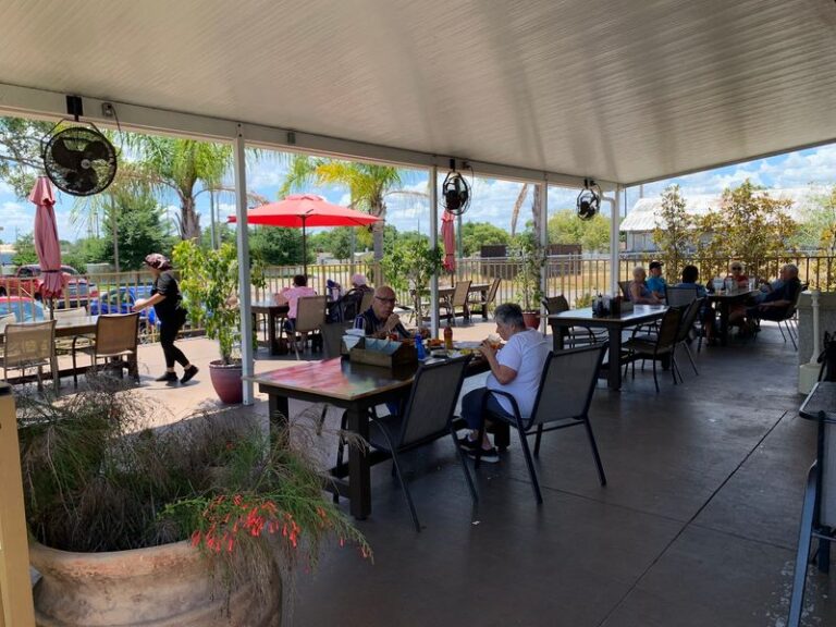 The 8 Small-Town Diners In Florida That Locals Have Been Raving About For Decades