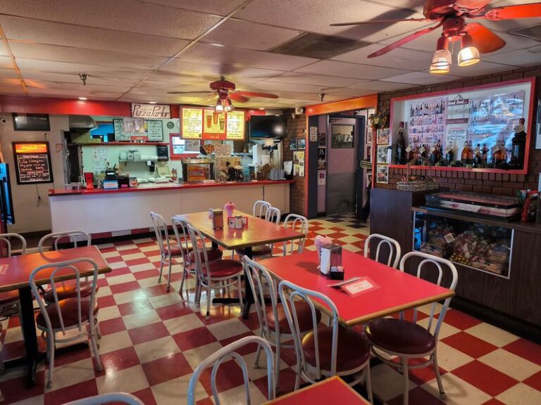 Step Back To The 1950s At This California Diner Dishing Out Meatloaf, Chicken-Fried Steak, And Retro Charm