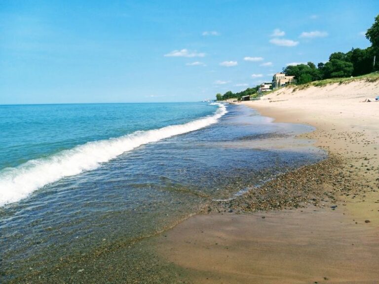 This Sleepy Indiana Town On Lake Michigan Is Where People Slow Down And Live Well