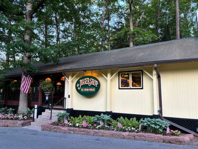 People Travel From Across Pennsylvania For Breakfast At This Beloved Small-Town Diner