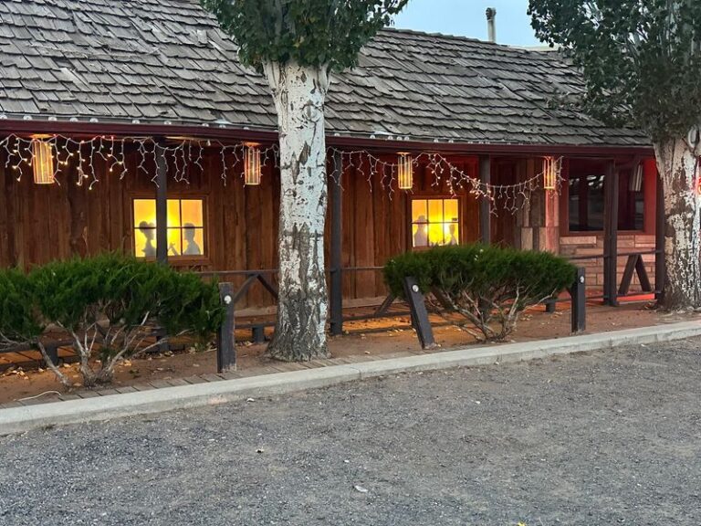 People Drive From Across Arizona For The Cinnamon Rolls At This Little Mountain Bakery