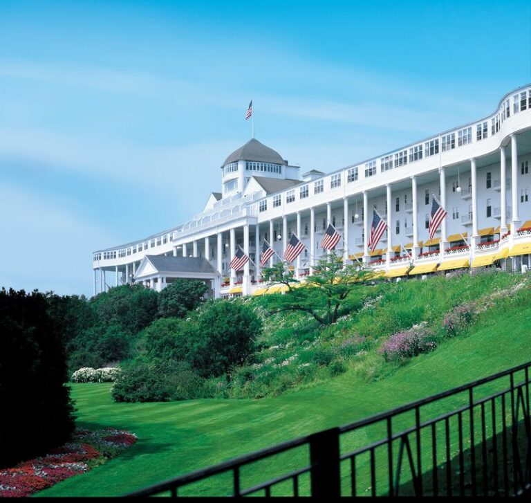 This Historic Michigan Grand Hotel On Mackinac Island Lets You Step Into Another Era