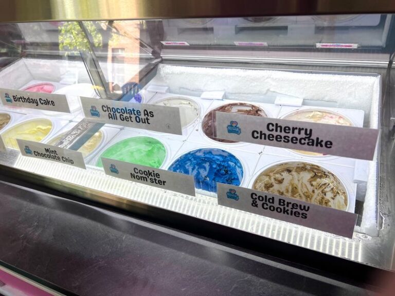 These 8 Indiana Ice Cream Parlors Have Been Scooping Homemade Flavors For Generations