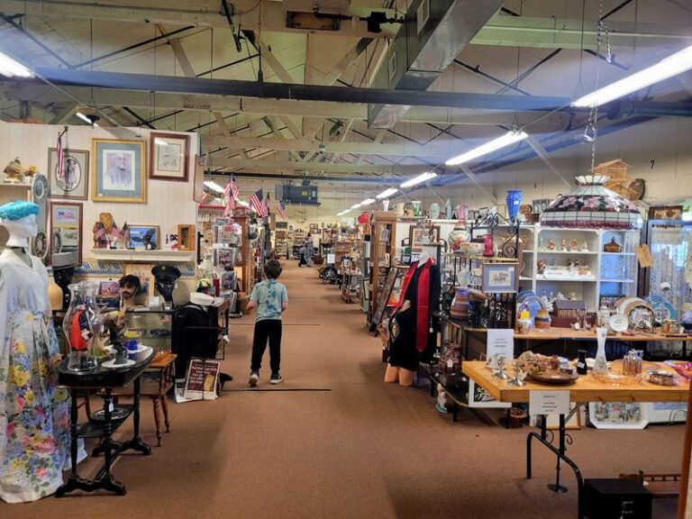 This Huge Maryland Antique Mall Packs 120+ Booths Full Of Vintage Treasures To Hunt Through