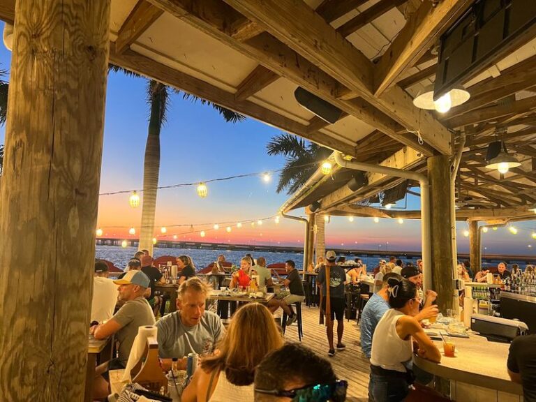 The 7 Florida Waterfront Seafood Shacks Where The Catch Comes Straight Off The Boat