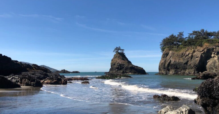 This Hidden Oregon Beach Has Crystal-Clear Water That’s Perfect For A Summer Swim