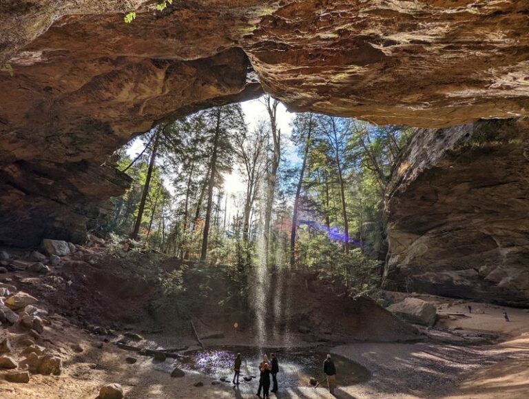 This Ohio State Park Threads Its Trails Through Gorges and Waterfalls, From Old Man’s Cave to Ash Cave