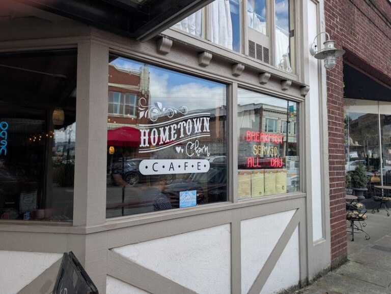 This Cozy Small-Town Washington Cafe Serves Home-Style Breakfasts And A Cinnamon Roll Too Big To Finish Alone