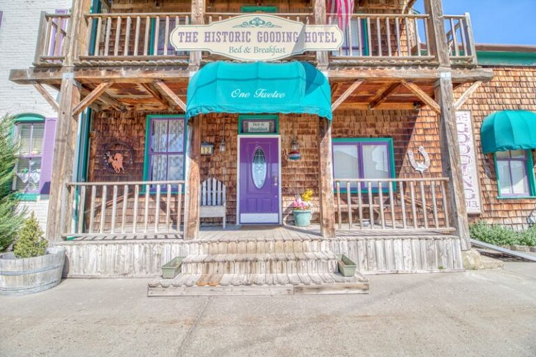 Sleep Among Antiques In A Historic Idaho Railroad Hotel That’s Now A Charming Bed And Breakfast