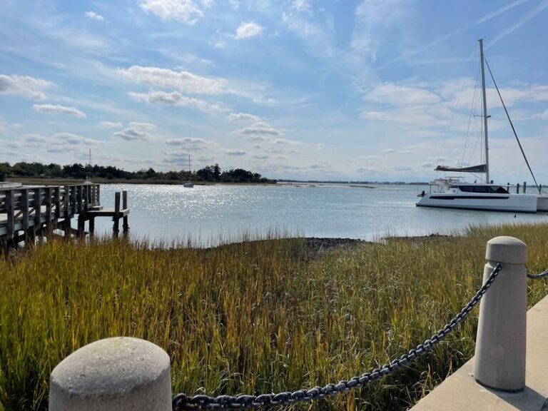 These 10 Charming North Carolina Waterfront Towns Are Perfect For Your Next Day Trip