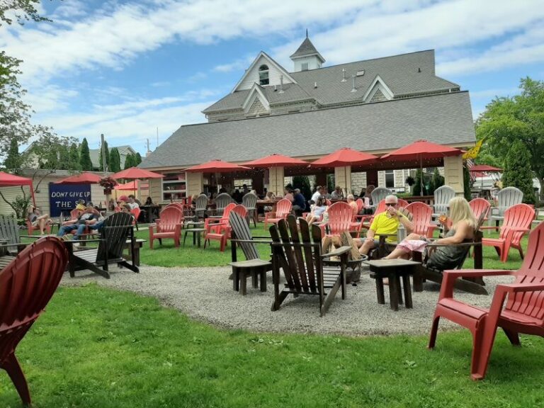 These 8 Ohio Wineries Pour Award-Winning Reds Along Lake Erie’s Rolling Vineyards