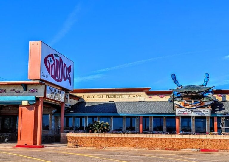 Some Of Texas’s Best Gulf Shrimp Is Hiding At This Humble Little Seafood Shack