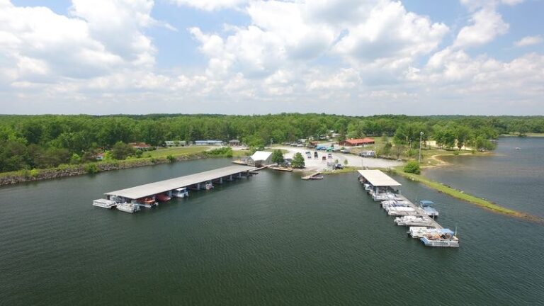 Up On Tennessee’s Cumberland Plateau, Retirees Settle Beside A Lake For Slow Days, Golf, And Wallet-Friendly Cabins