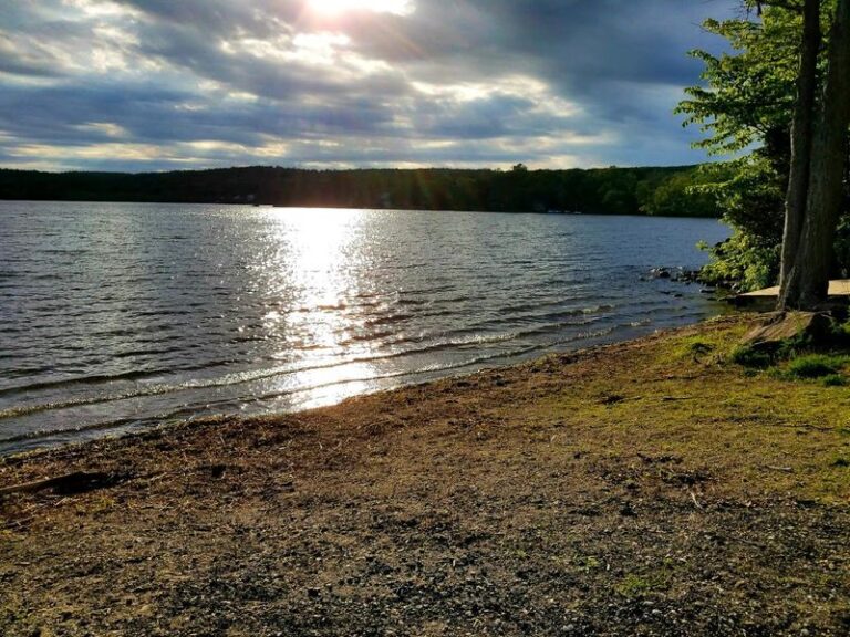 Tucked Around Two Quiet Lakes, This New Jersey State Park Is A Peaceful Lakeside Escape