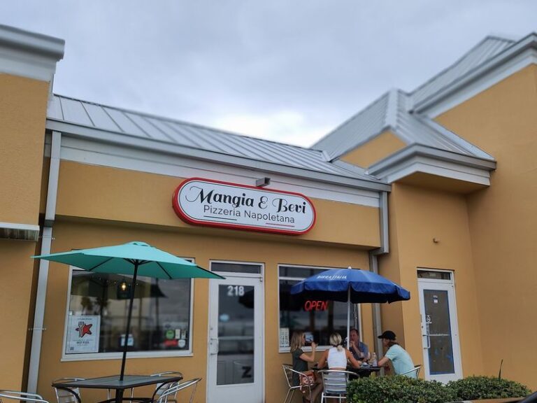 In The Florida Beach Town Of Cocoa Beach, An Italian-Run Pizzeria Fires Up Neapolitan Pies Worth Traveling For