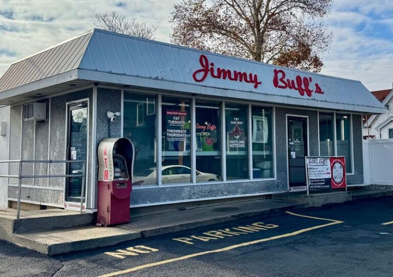 You’ll Drive All Over New Jersey For The Italian Hot Dogs At These 8 Beloved Spots
