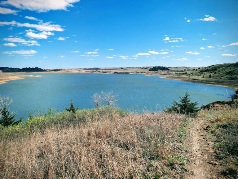 This Quiet Kansas State Park Hides Clear-Water Lake Cliffs And Rock-Formation Trails Few Visitors Find