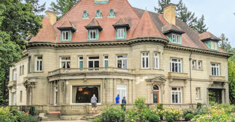 You Won’t Believe The Chilling History Behind This Historic Oregon Mansion