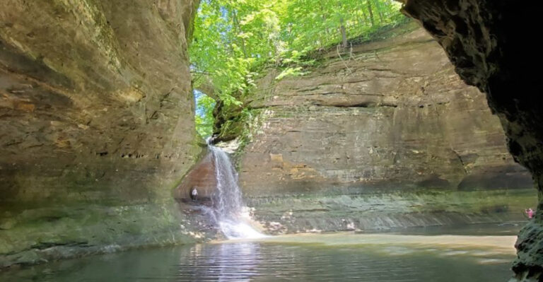 This Hidden Illinois State Park Is Where Peace And Scenic Beauty Come Together